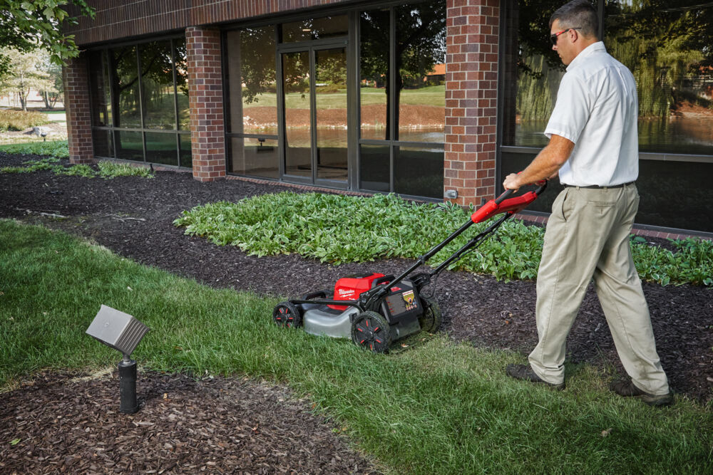 Milwaukee M18 F2LM53-122 Fuel Gräsklippare 53 cm klippbredd (FORGE)