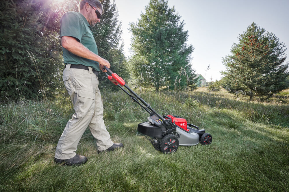 Milwaukee M18 F2LM53-122 Fuel Gräsklippare 53 cm klippbredd (FORGE)