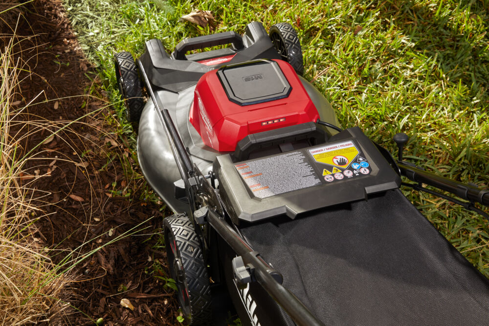 Milwaukee M18 F2LM53-122 Fuel Gräsklippare 53 cm klippbredd (FORGE)