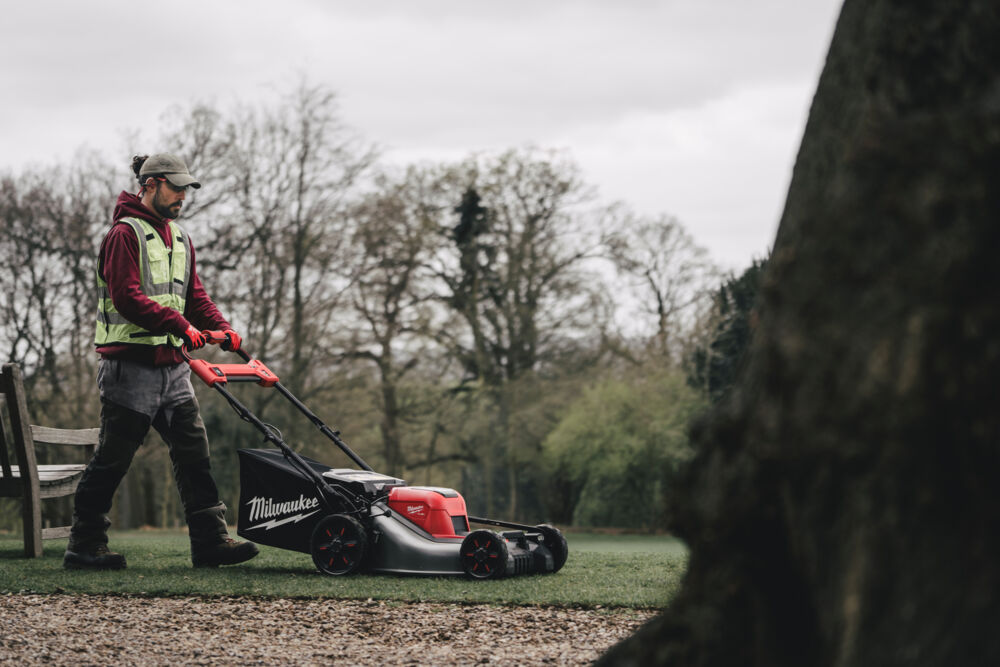 Milwaukee M18 F2LM53-122 Fuel Gräsklippare 53 cm klippbredd (FORGE)