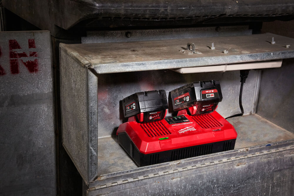 Milwaukee laddare M18 DFC - Bild 4